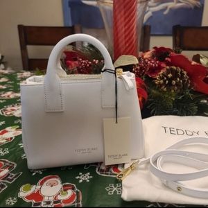 Teddy Blake Bella Palmelatto